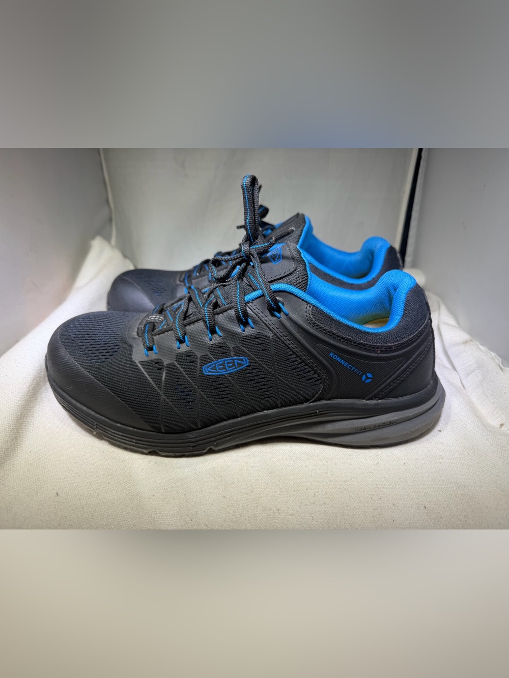 Keen Utility Steel Toe Work Shoe F2413-18 Men’s 10.5D Black & Blue